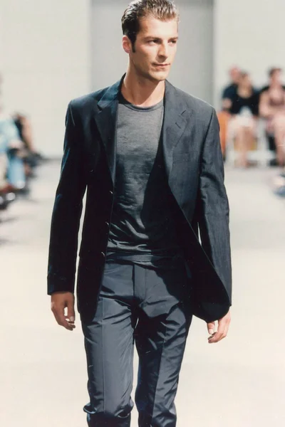 Look 50